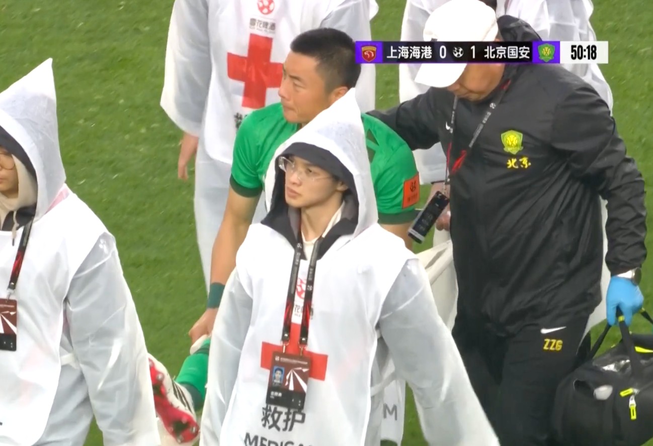 李磊：夺冠经验多了不哭了，伤病可能休息一两周